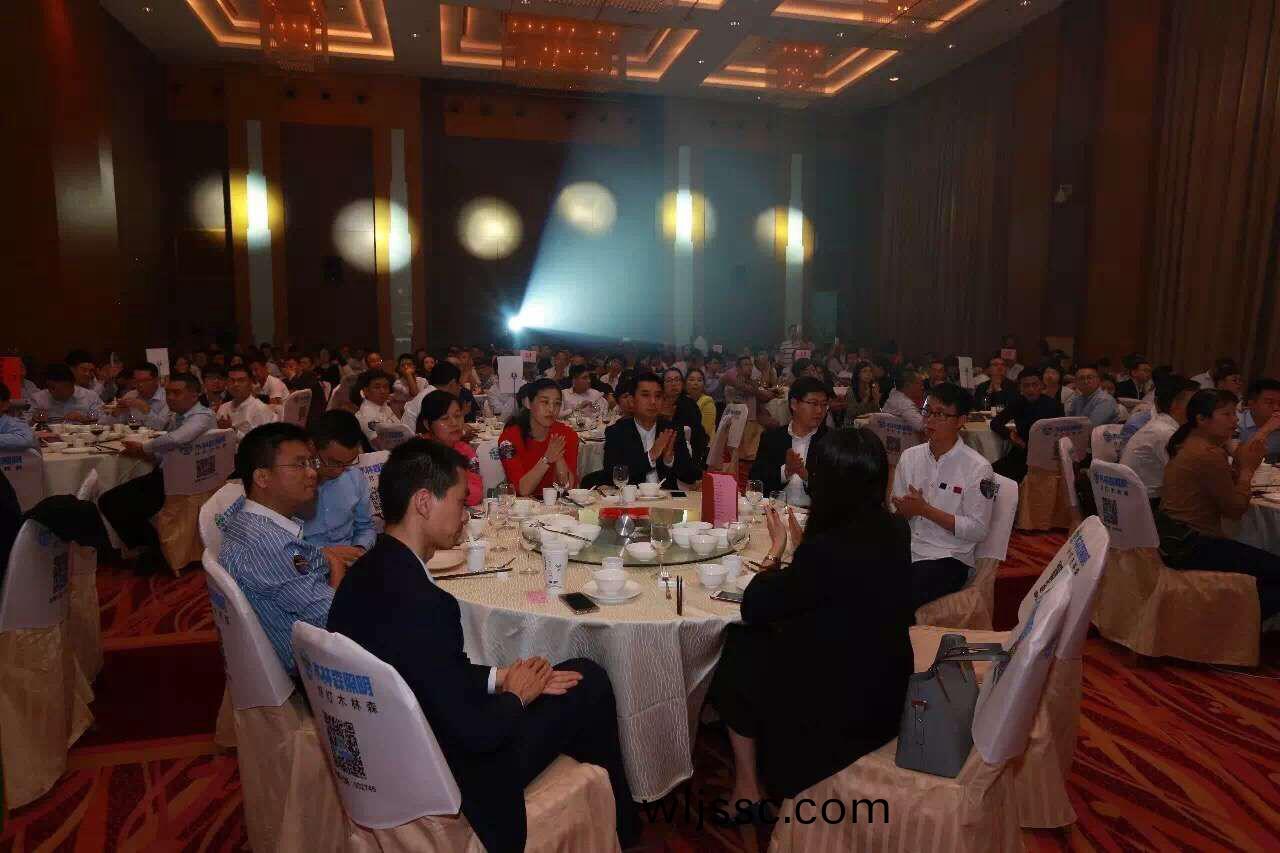 愛尅穫(huo)“城市髮展貢獻(xian)獎”